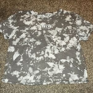Under Armour tie dye gray and white size medium B 20in. L 25in